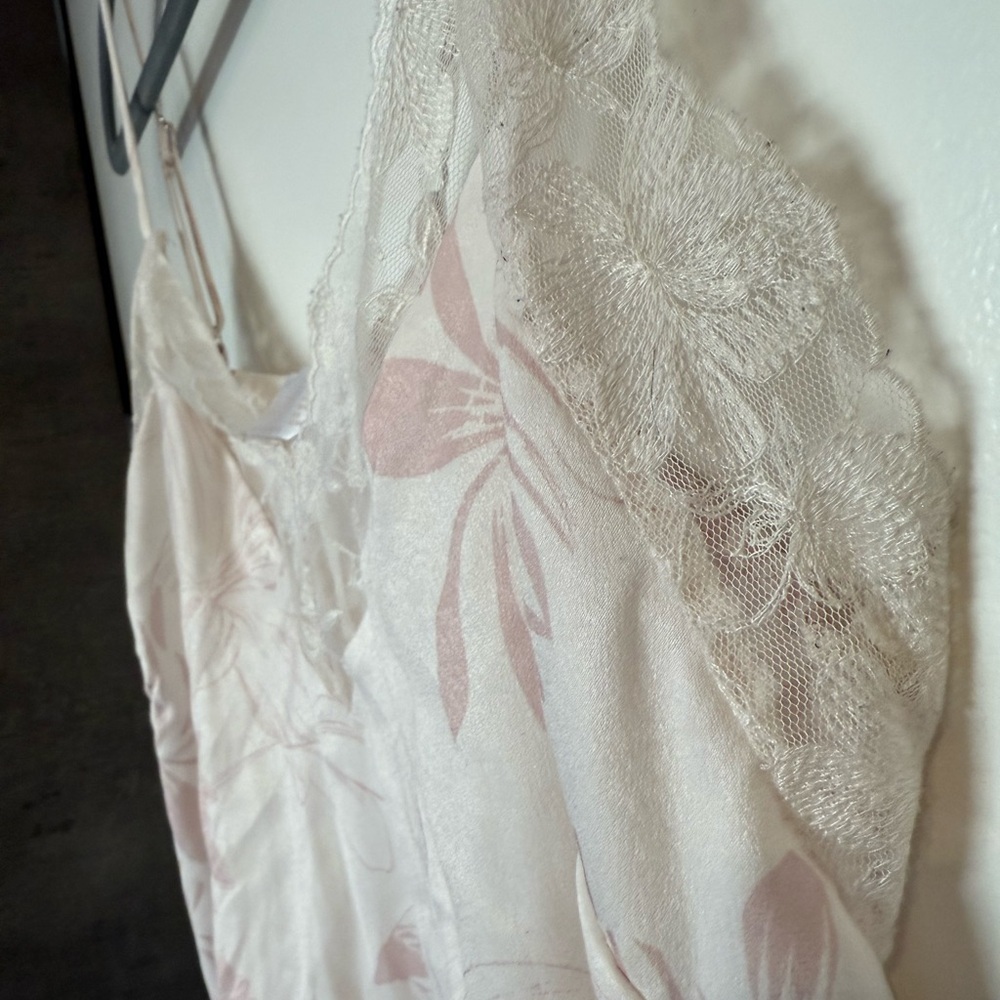 Love Pink Floral Lace Chemise - Picture 3 of 7